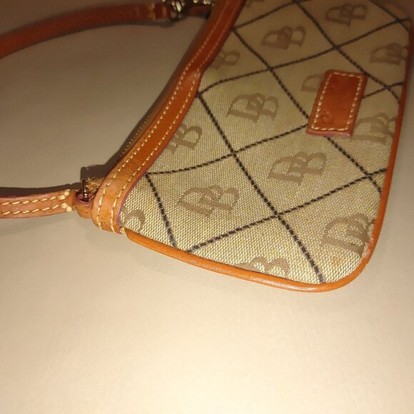 Dooney Bourke Monogram Wristlet Beige Brown Leather Trim Canvas Small Purse - Picture 3 of 9